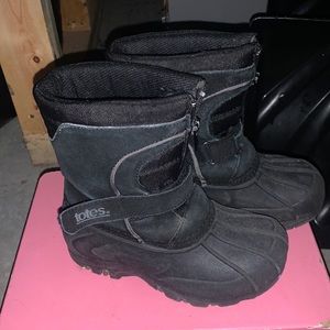 Totes black snowboots size 1 unisex